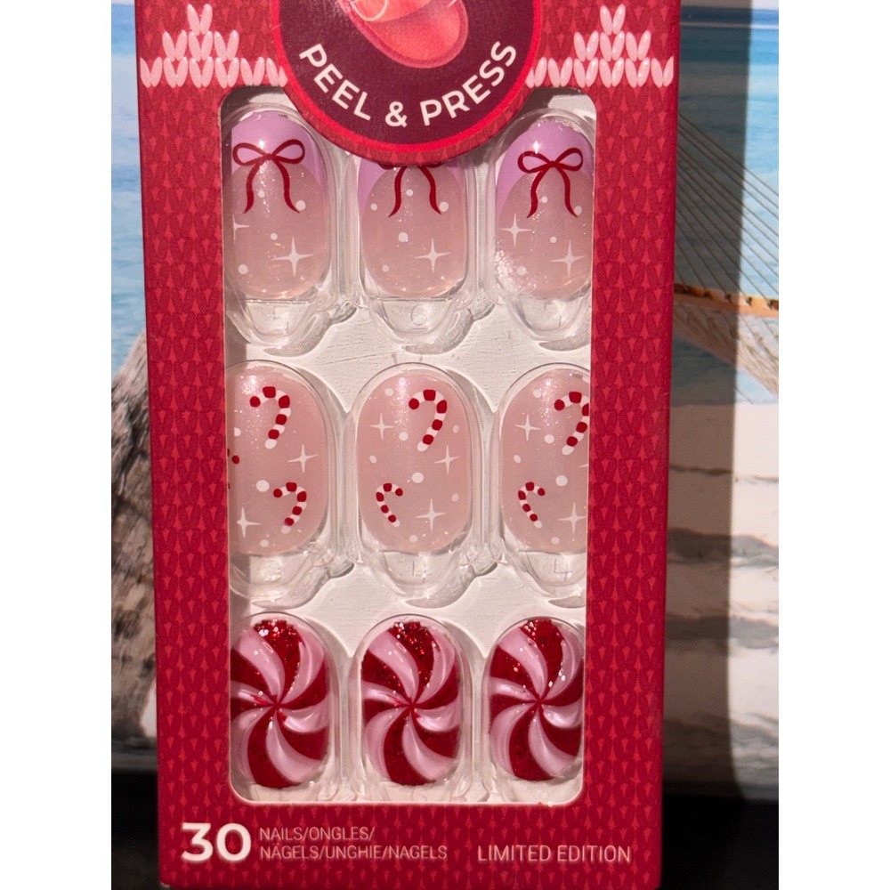 imPRESS Be Merry Press-On Nails Short Holiday Limited Edition 30ct Red Bow